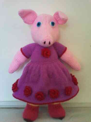 Peggy The Pig Knitting Pattern (Knitted Farmyard Animals 1)