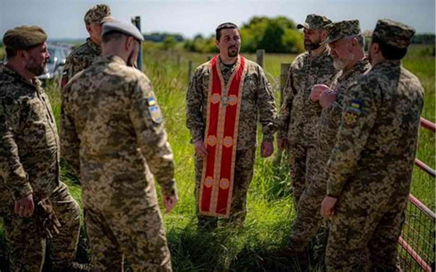 Chaplains Of The Militia Providing Spiritual Support To The Soldiers Chaplains Of The Militia: The Tangled Story Of The Catholic Church During Rwanda S Genocide (Guardian Shorts 12)