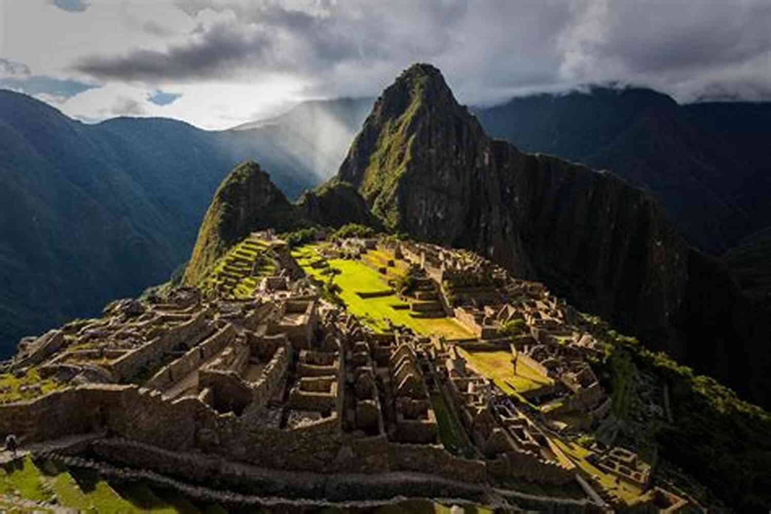 Poppy Dodson Exploring The Ancient Ruins Of Machu Picchu Where Am I Poppy Dodson